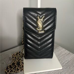 Cell phone crossbody case